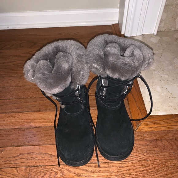 Lace up ugg boots - Picture 1 of 2